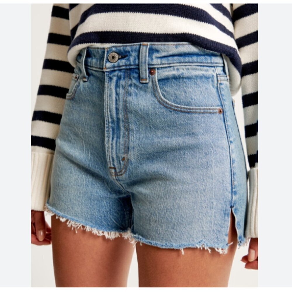 Abercrombie and Fitch Denim High Rise Mom Short Distressed Raw Hem Size 37 US 24